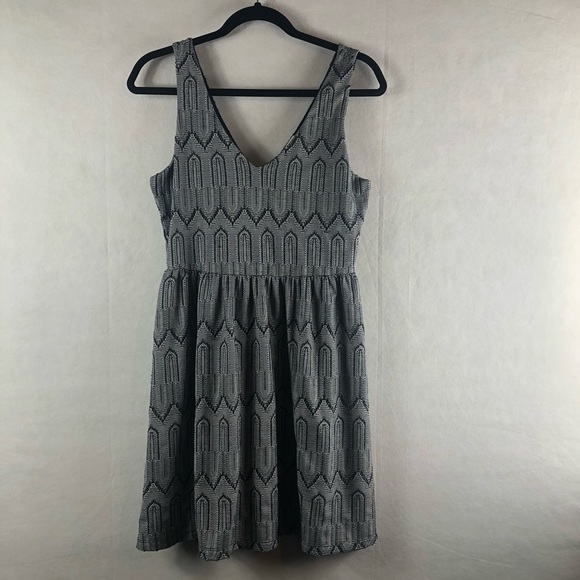 Lucky Brand small skater dress cathedral pattern - Picture 7 of 8